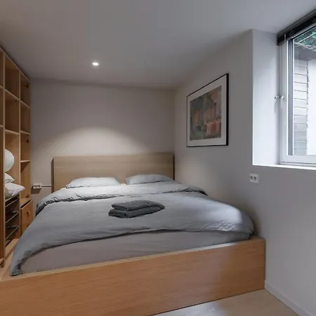 Central, Comfortable Apartment