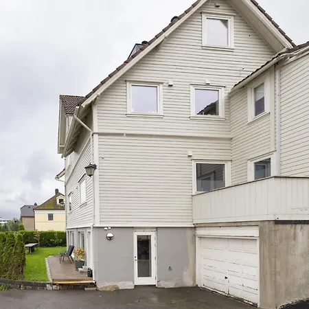 Central, Comfortable