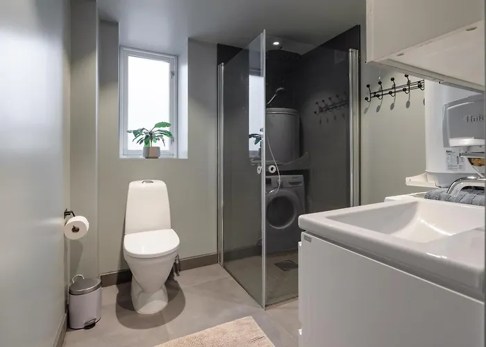 Central, Comfortable *